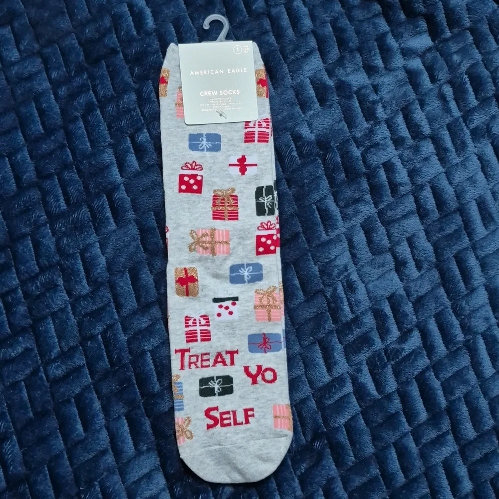 Treat Yo Self Holiday Crew Socks! NWT! - Picture 3 of 7